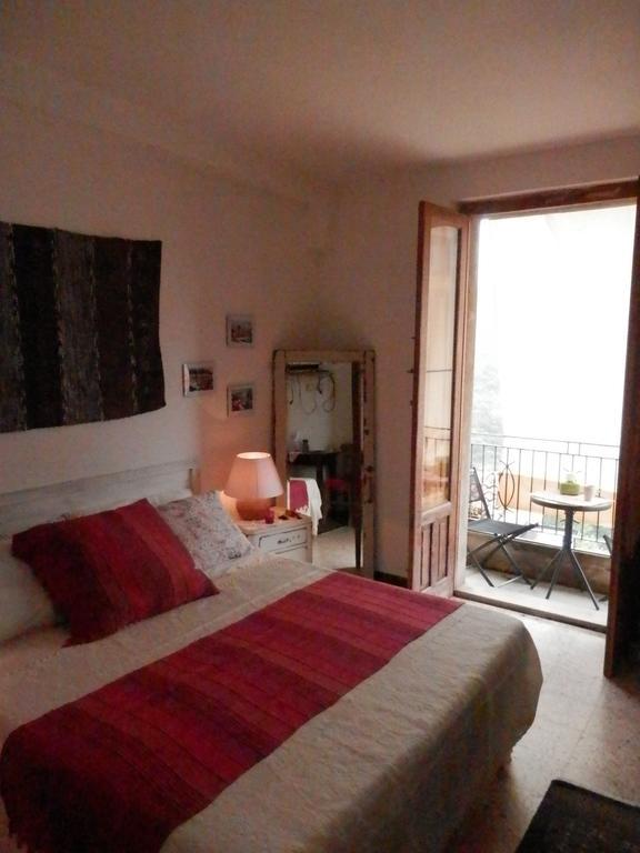 Al Fakhar Bed and Breakfast Ficarra Δωμάτιο φωτογραφία